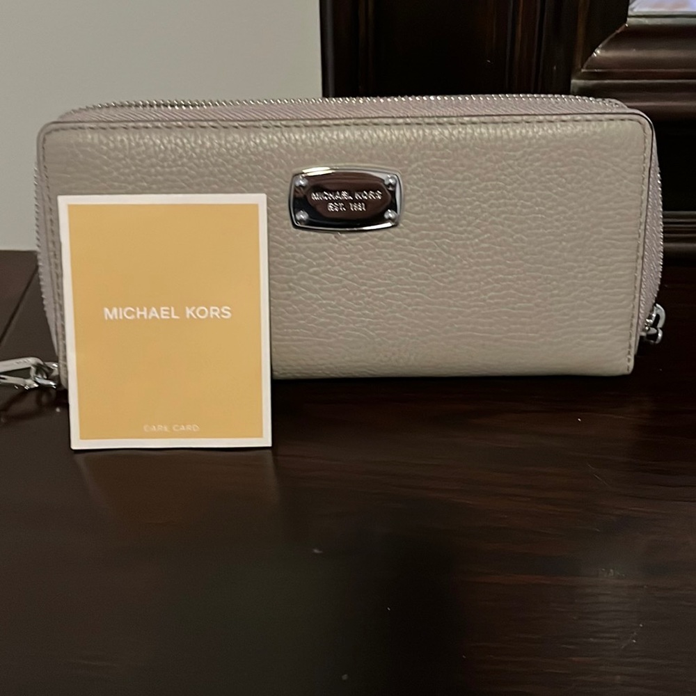Michael Kors Continental Wristlet-
